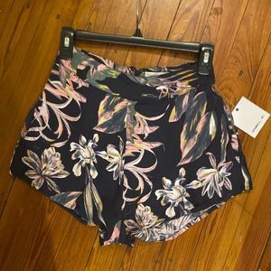 NWT O’Neill Tropical Floral Shorts Sz 26/small